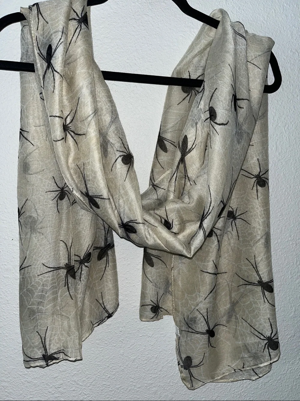 Halloween Sheer Beige Spider-Print Wrap  Scarf  Novelty print 36” x 70” NWOT
